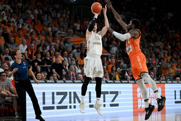 及其他锋线 及其他锋线