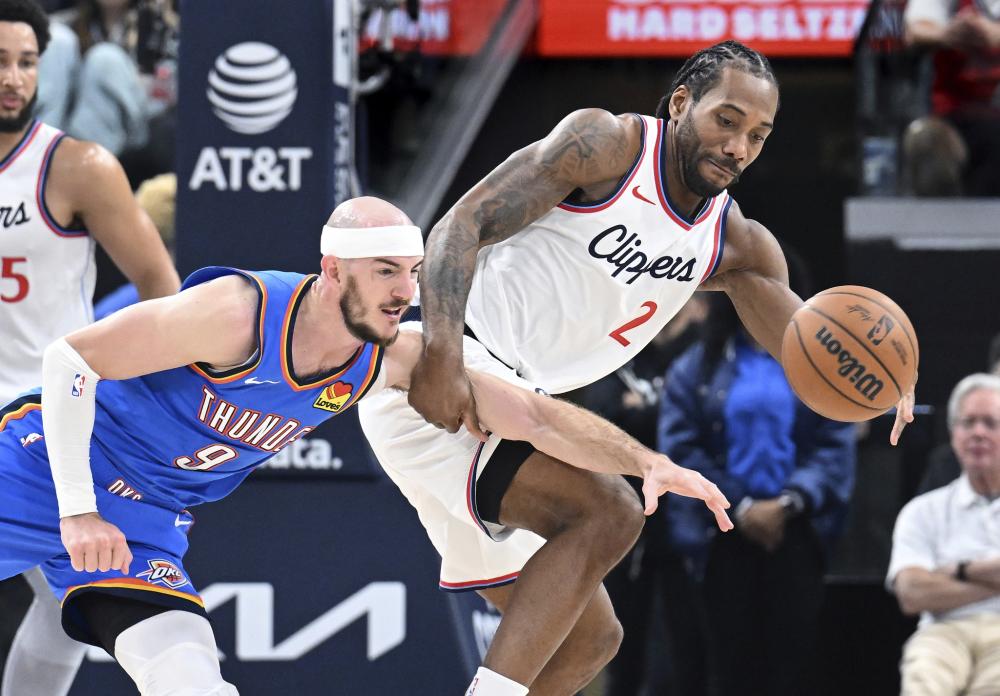 她以优雅的 她以优雅的