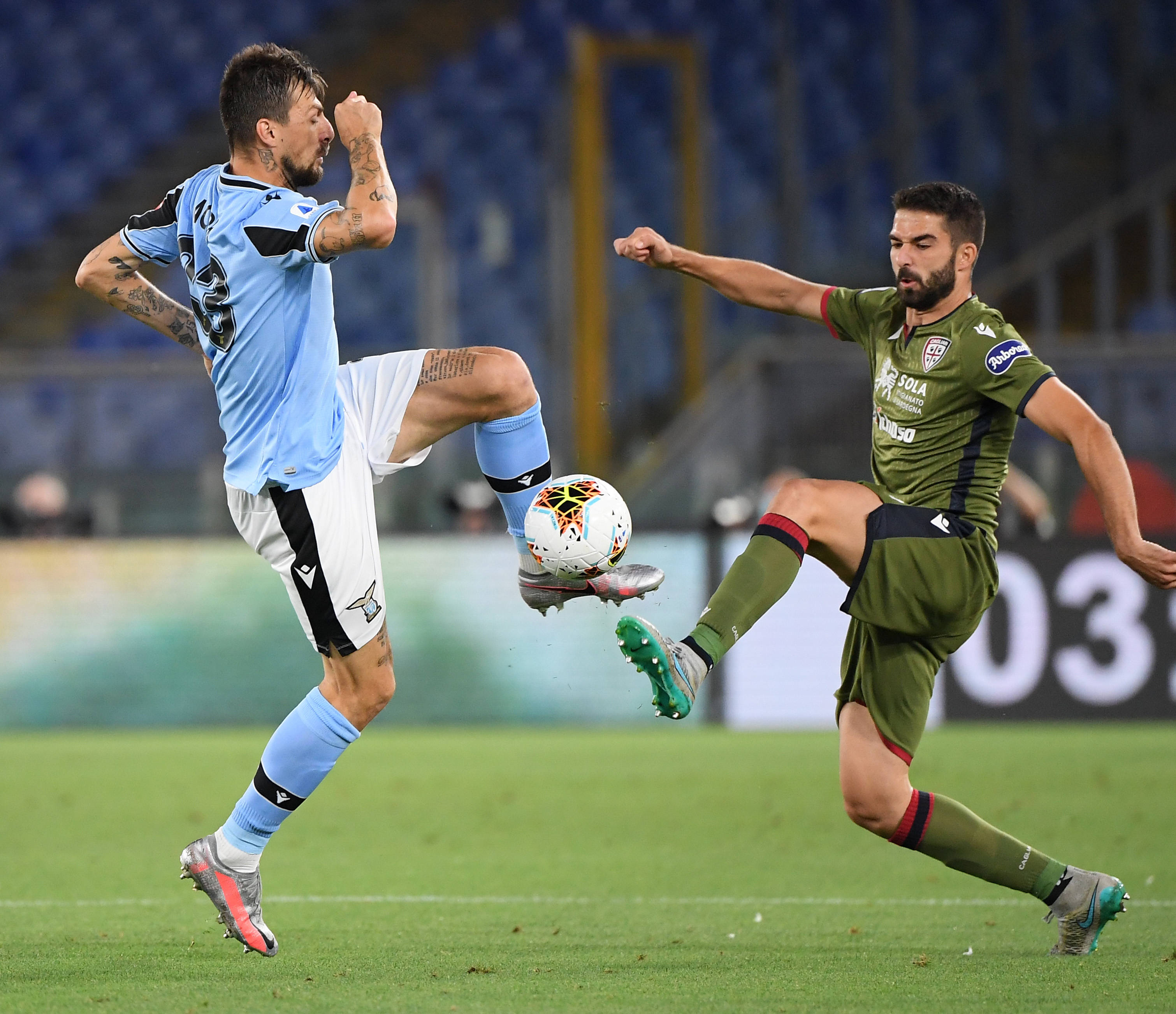 中的决定性 中的决定性